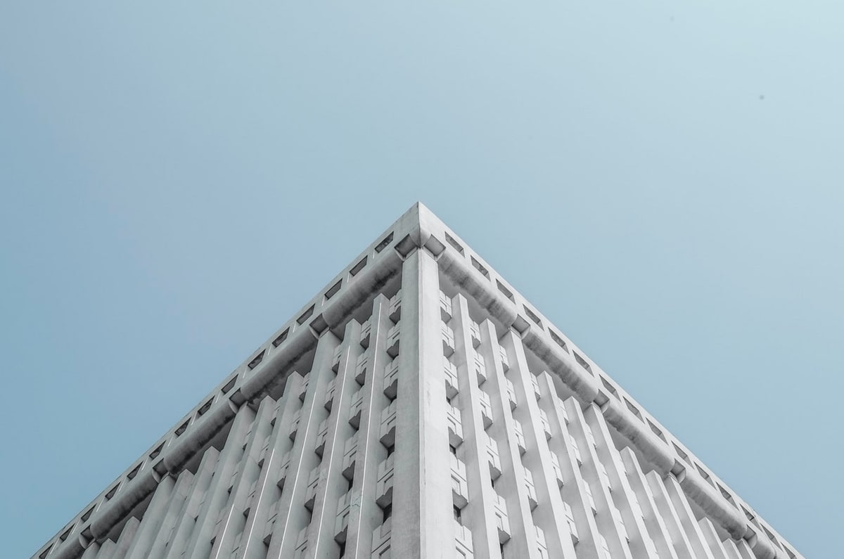 九游娱乐app-JDG春游Vlog：春光明媚适宜遛弯聊天，更适宜草丛蹲人