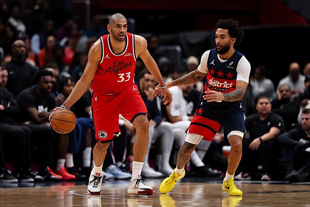 九游娱乐-近段时间的状态真是太差了，快船还得减少锋线老将的出场时间？